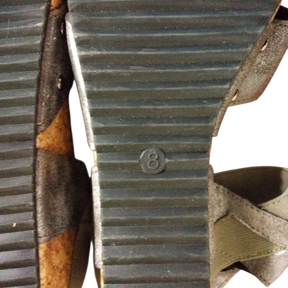 Jolimail Genuine Leather Metallic Strappy Silver Sandal Size 8 - Picture 9 of 10